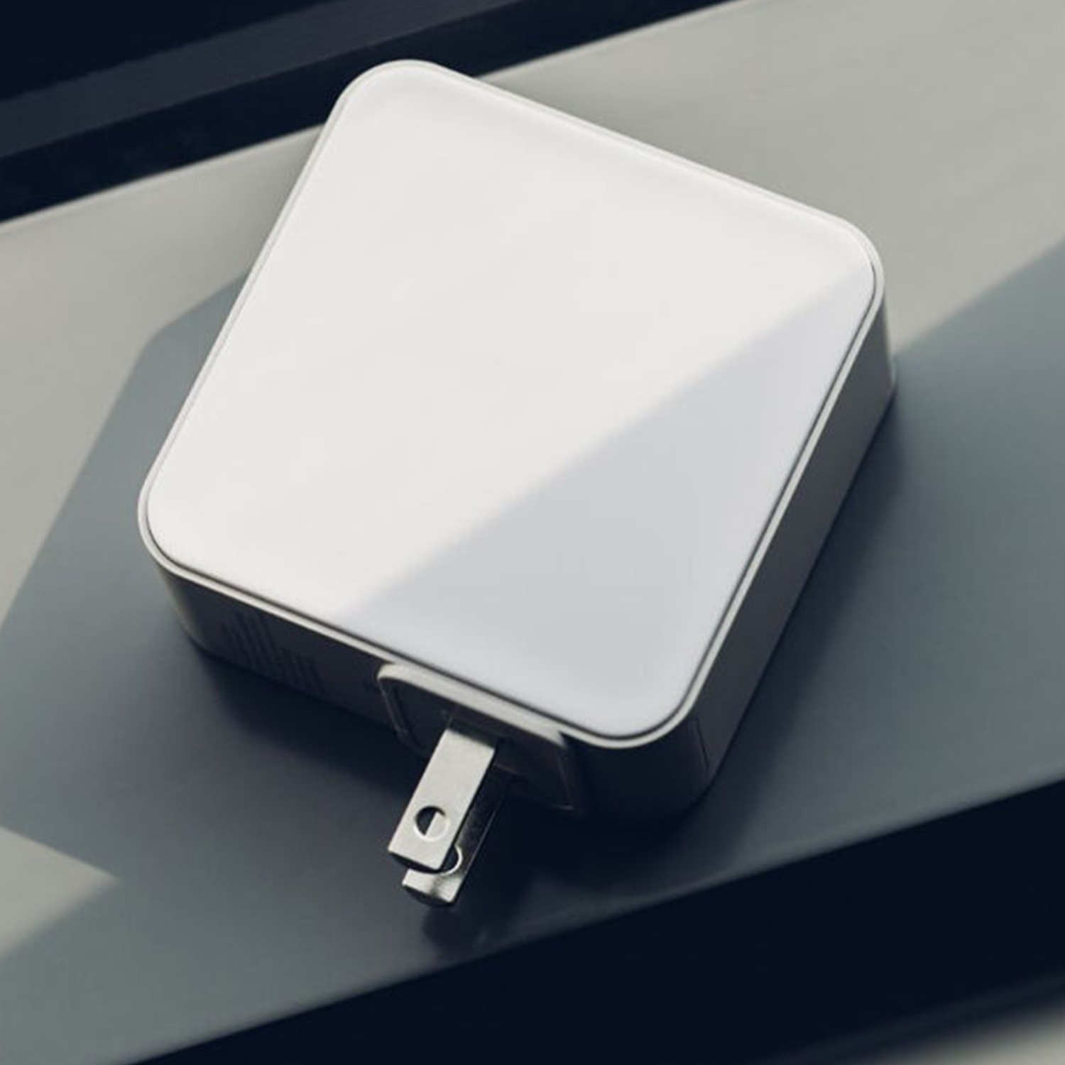 35W Four-Port Standard USB Wall Charger, Interchangeable Plug Travel Power Adapter With Dynamic Load Balancing Circuitry