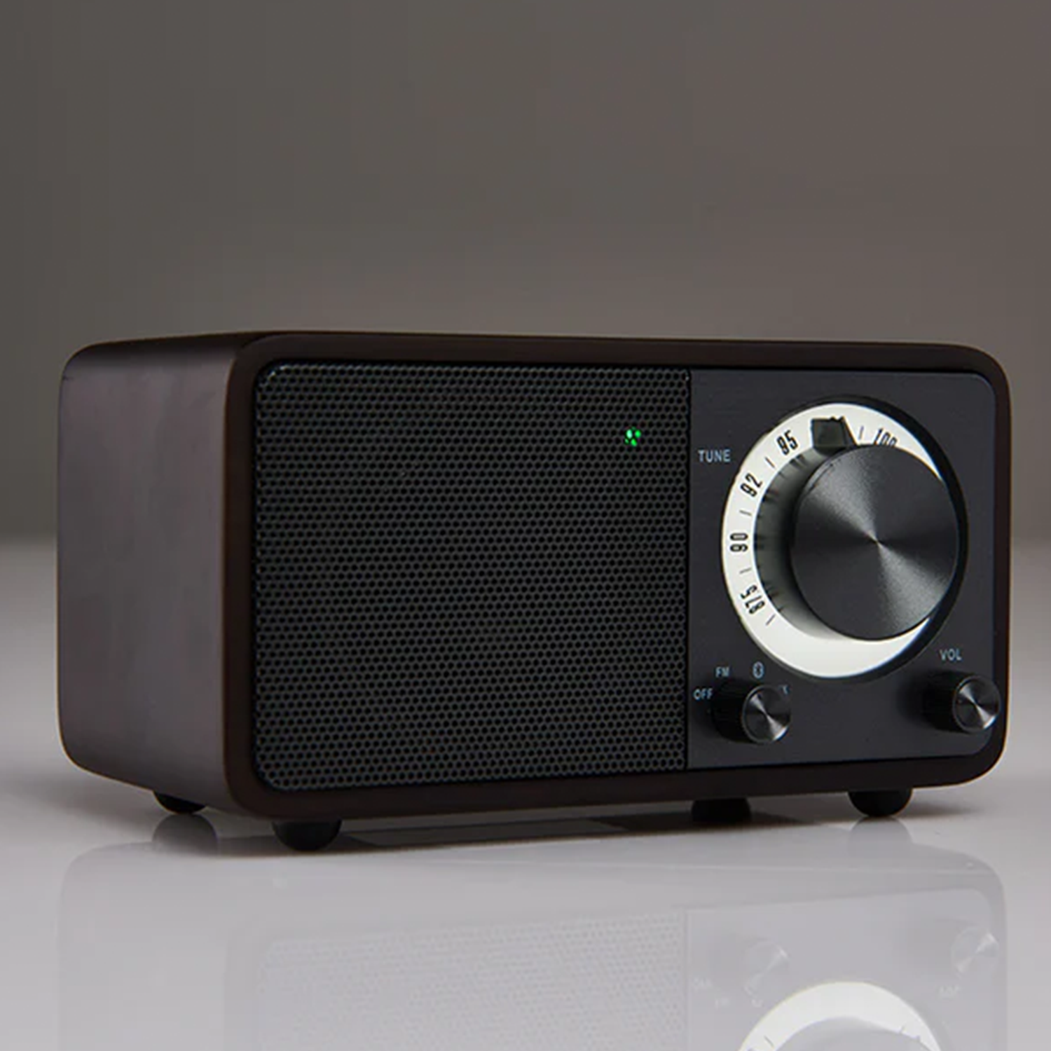 Retro Wooden Tabletop FM Radio And Bluetooth Portable Audio Speaker